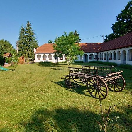 Bakta Haz Hotel Egerbakta Buitenkant foto