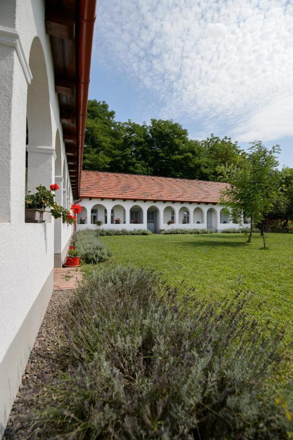 Bakta Haz Hotel Egerbakta Buitenkant foto