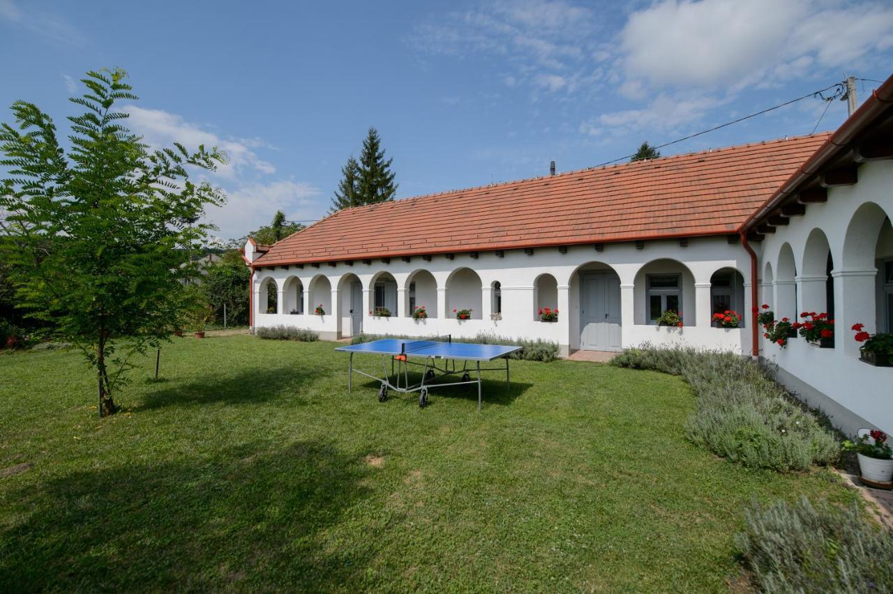 Bakta Haz Hotel Egerbakta Buitenkant foto
