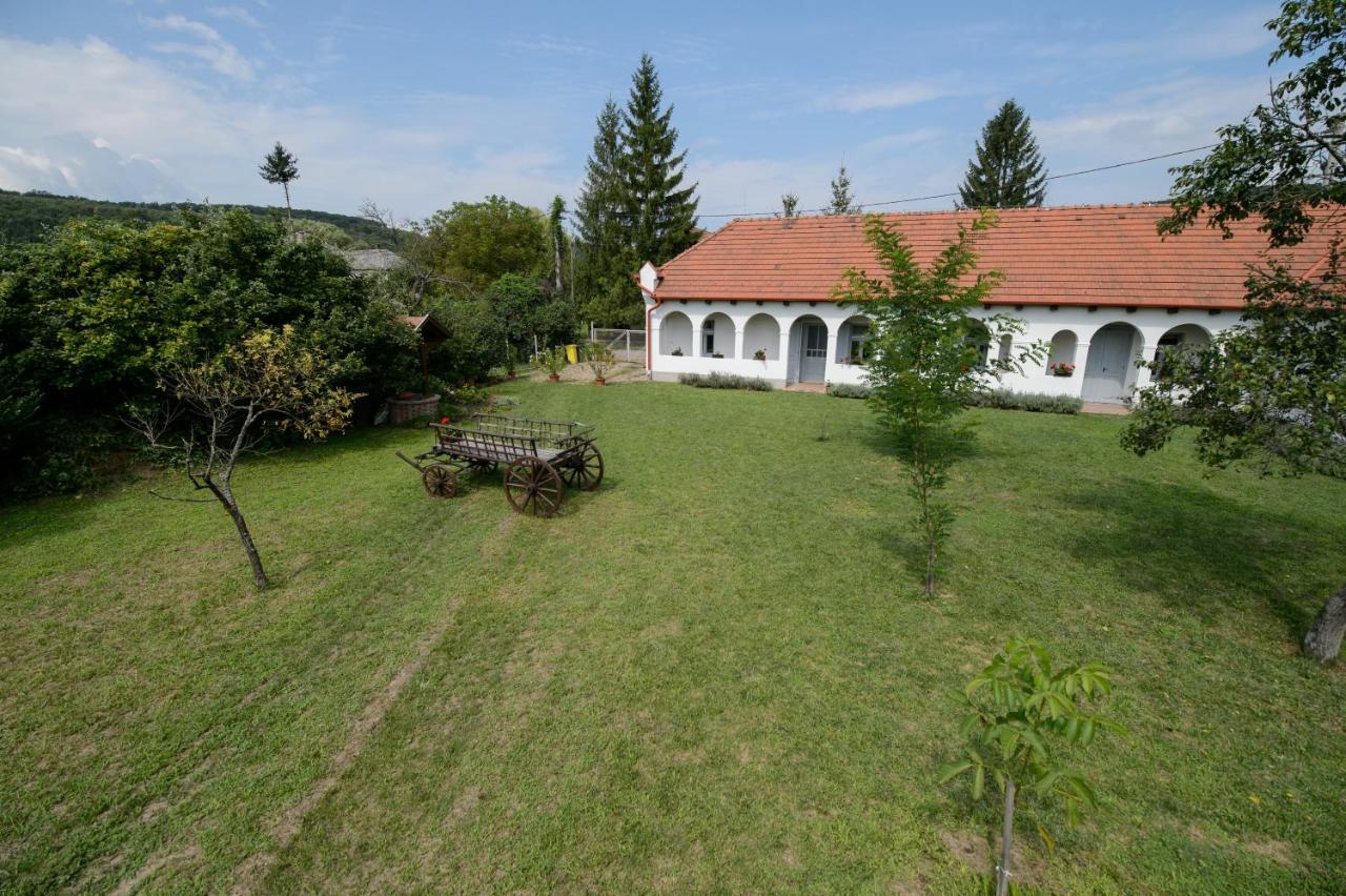 Bakta Haz Hotel Egerbakta Buitenkant foto