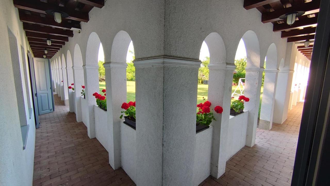 Bakta Haz Hotel Egerbakta Buitenkant foto
