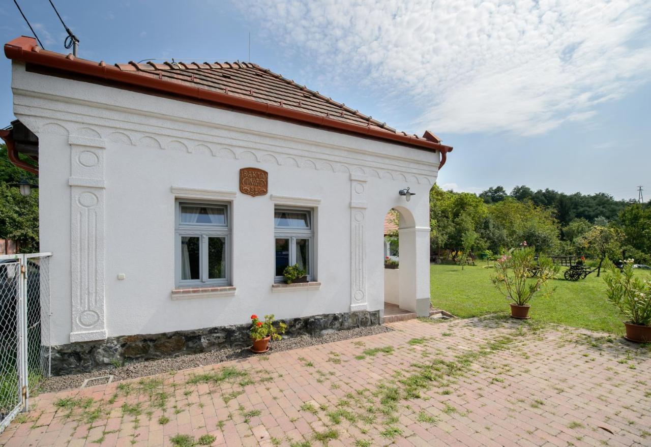 Bakta Haz Hotel Egerbakta Buitenkant foto
