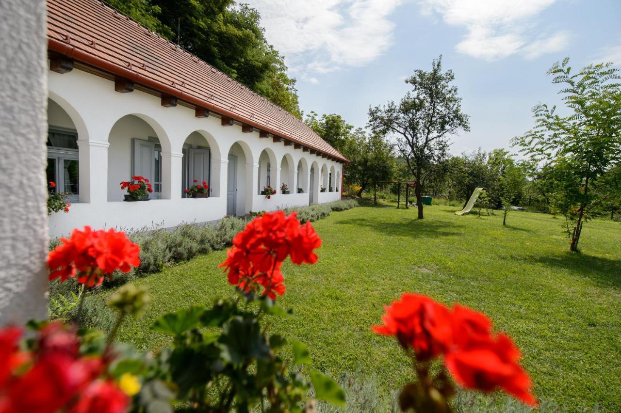 Bakta Haz Hotel Egerbakta Buitenkant foto