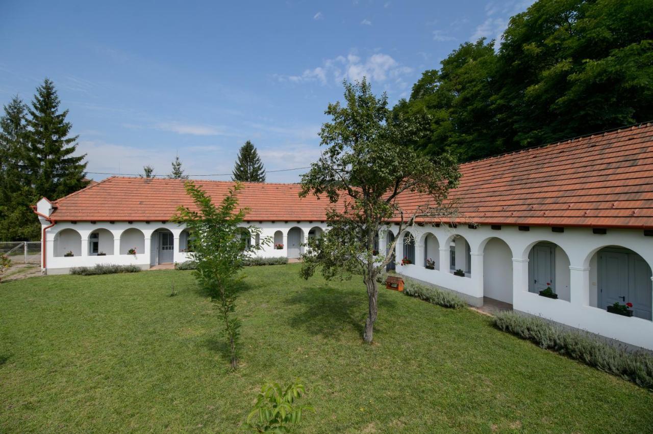 Bakta Haz Hotel Egerbakta Buitenkant foto