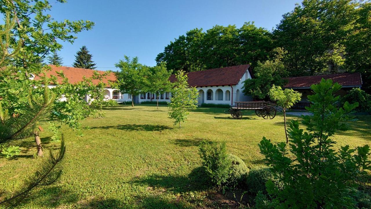 Bakta Haz Hotel Egerbakta Buitenkant foto