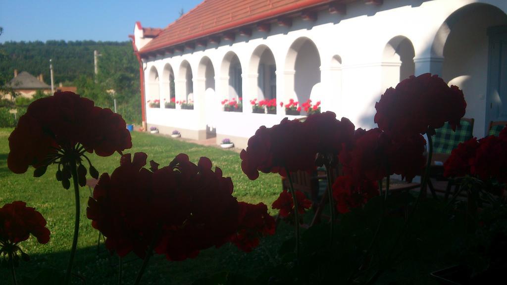 Bakta Haz Hotel Egerbakta Buitenkant foto