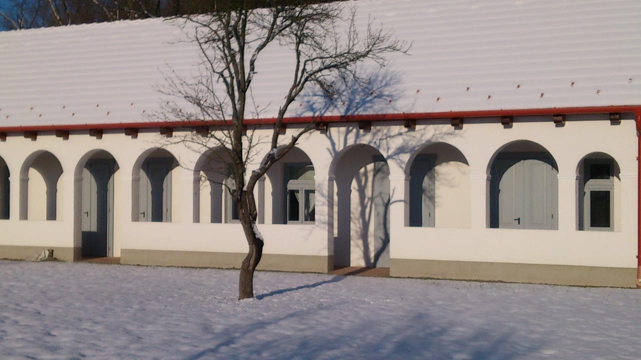 Bakta Haz Hotel Egerbakta Buitenkant foto