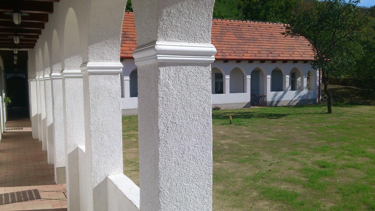 Bakta Haz Hotel Egerbakta Buitenkant foto